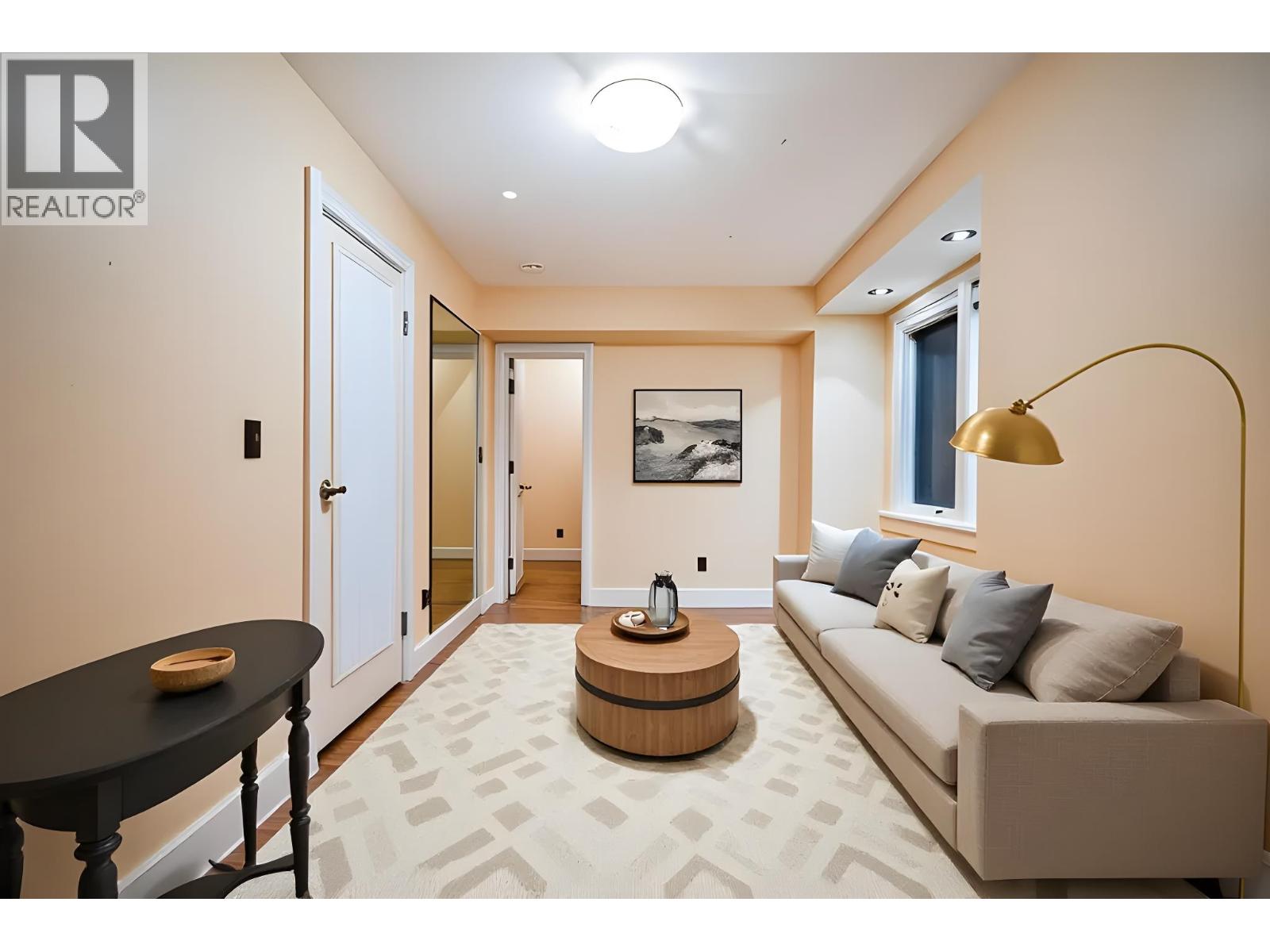 310 Ash Street, New Westminster, British Columbia  V3M 3M6 - Photo 2 - R3105611