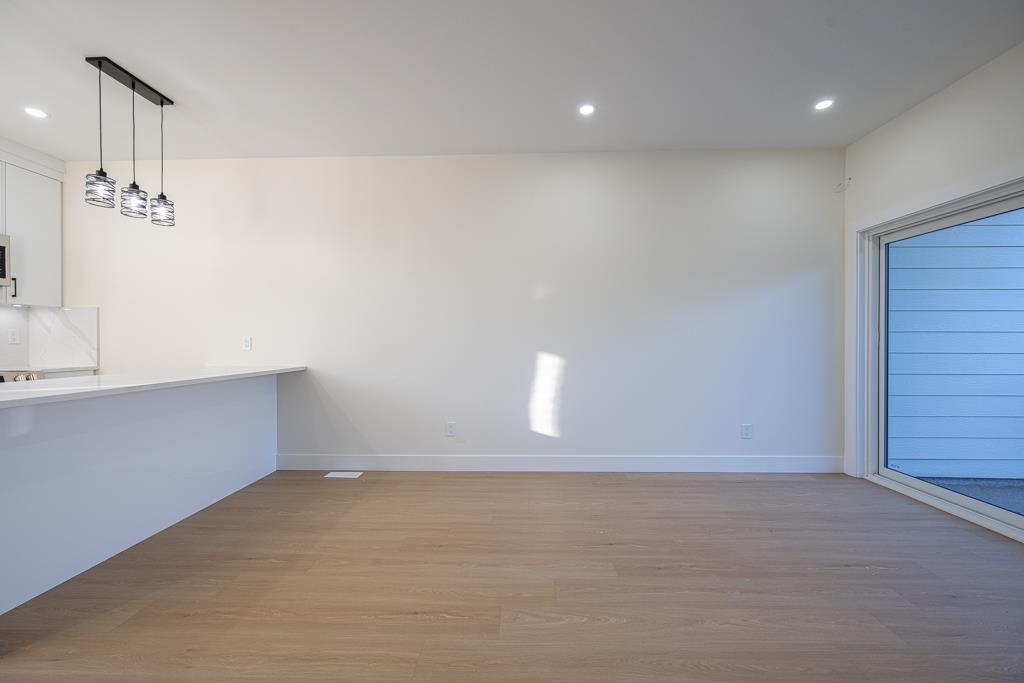 B 7533 Wren Street, Mission, British Columbia  V2V 3C1 - Photo 3 - R3104649