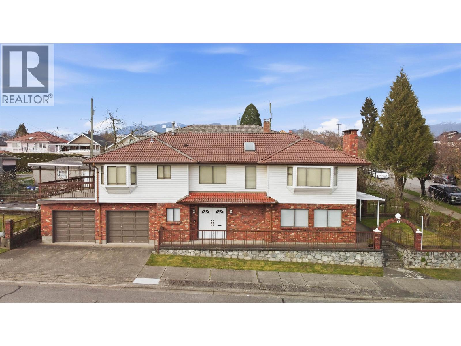2693 E GEORGIA STREET, Vancouver, British Columbia