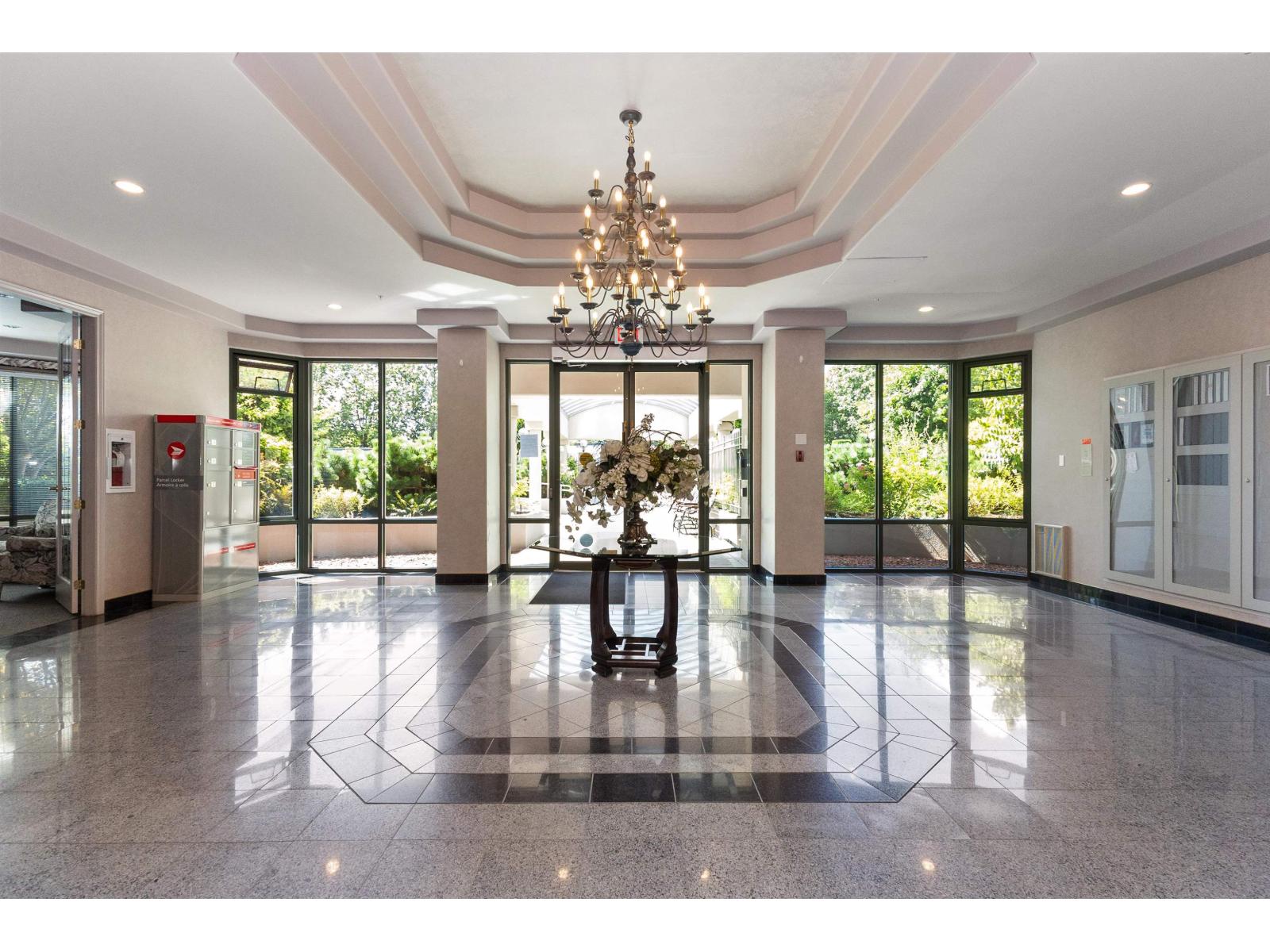 1202 33065 Mill Lake Road, Abbotsford, British Columbia V2S 8E6 - Photo 2 - R3105026