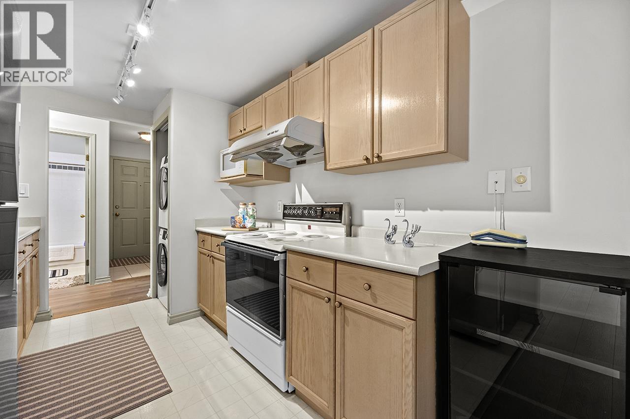 205 6388 Marlborough Avenue, Burnaby, British Columbia  V5H 4P4 - Photo 2 - R3103525