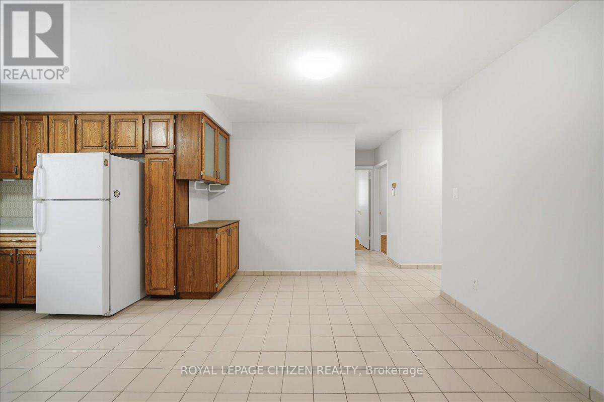 Main - 20 Dunsmore Gardens, Toronto, Ontario  M3H 3M2 - Photo 21 - C12941722