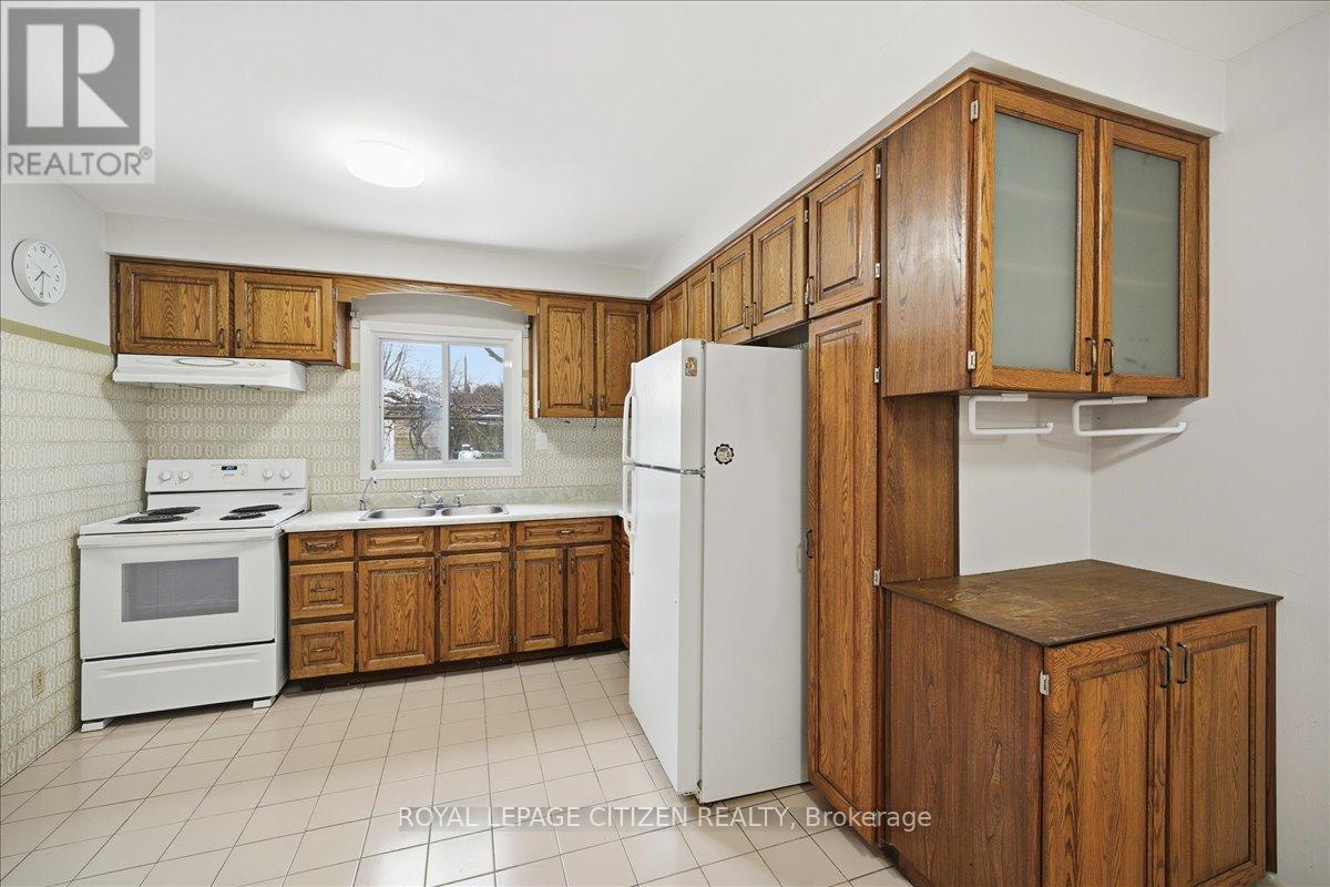 Main - 20 Dunsmore Gardens, Toronto, Ontario  M3H 3M2 - Photo 24 - C12941722