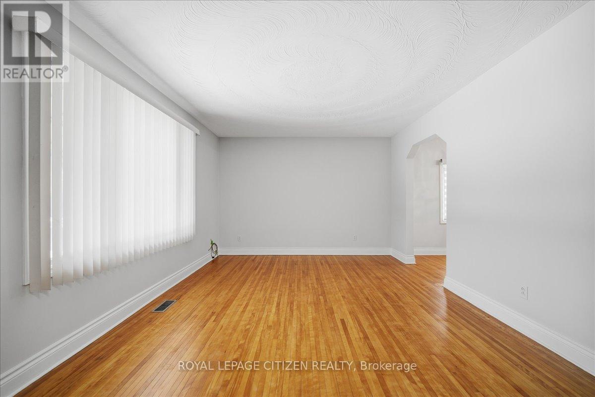 Main - 20 Dunsmore Gardens, Toronto, Ontario  M3H 3M2 - Photo 5 - C12941722