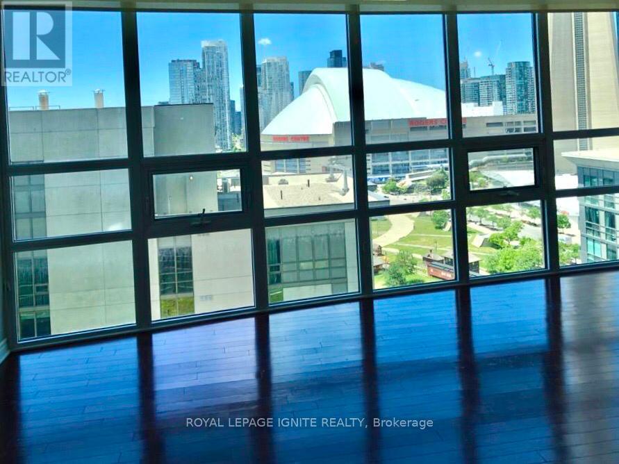 2202 - 19 GRAND TRUNK CRESCENT, Toronto, Ontario