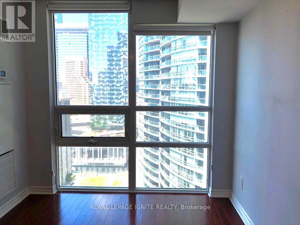 2202 - 19 Grand Trunk Crescent, Toronto, Ontario  M5J 3A3 - Photo 3 - C12941740