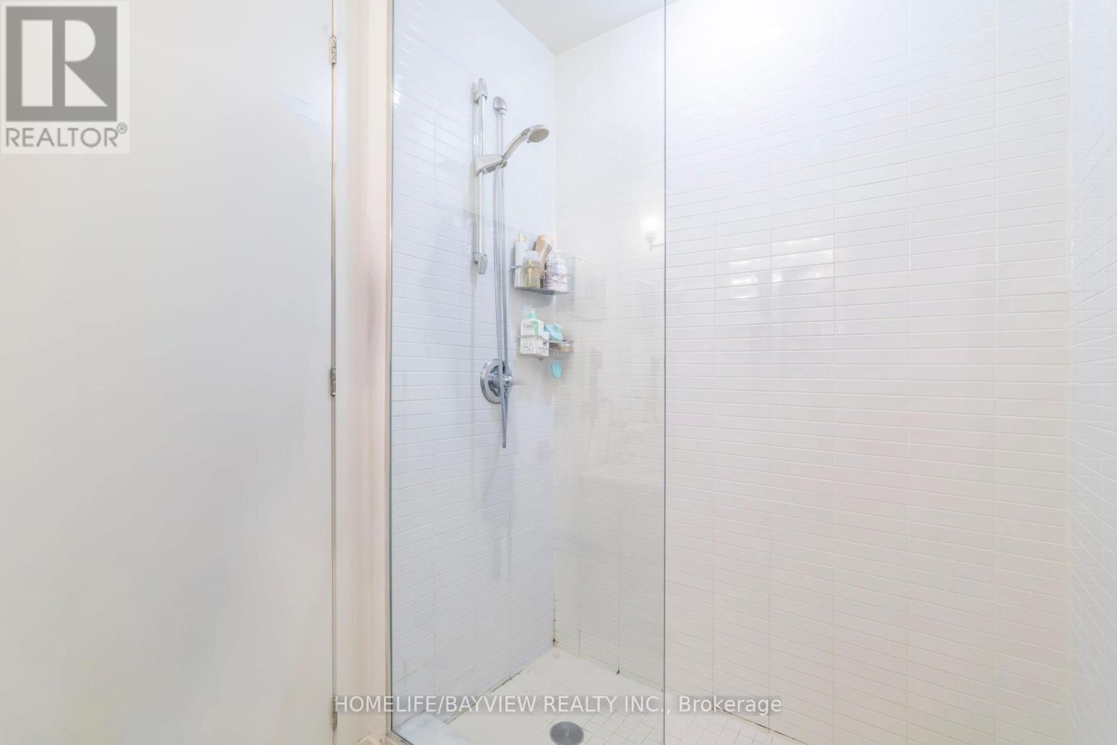 1002 - 23 Brant Street, Toronto, Ontario  M5V 2L5 - Photo 8 - C12941746