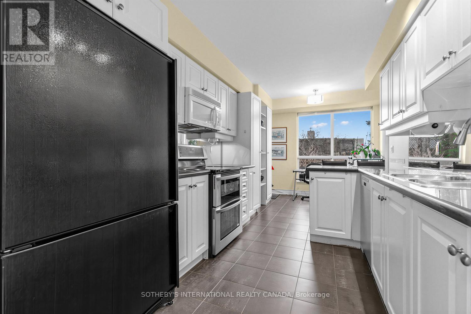 814 - 10 Delisle Avenue, Toronto, Ontario  M4V 3C6 - Photo 11 - C12941768