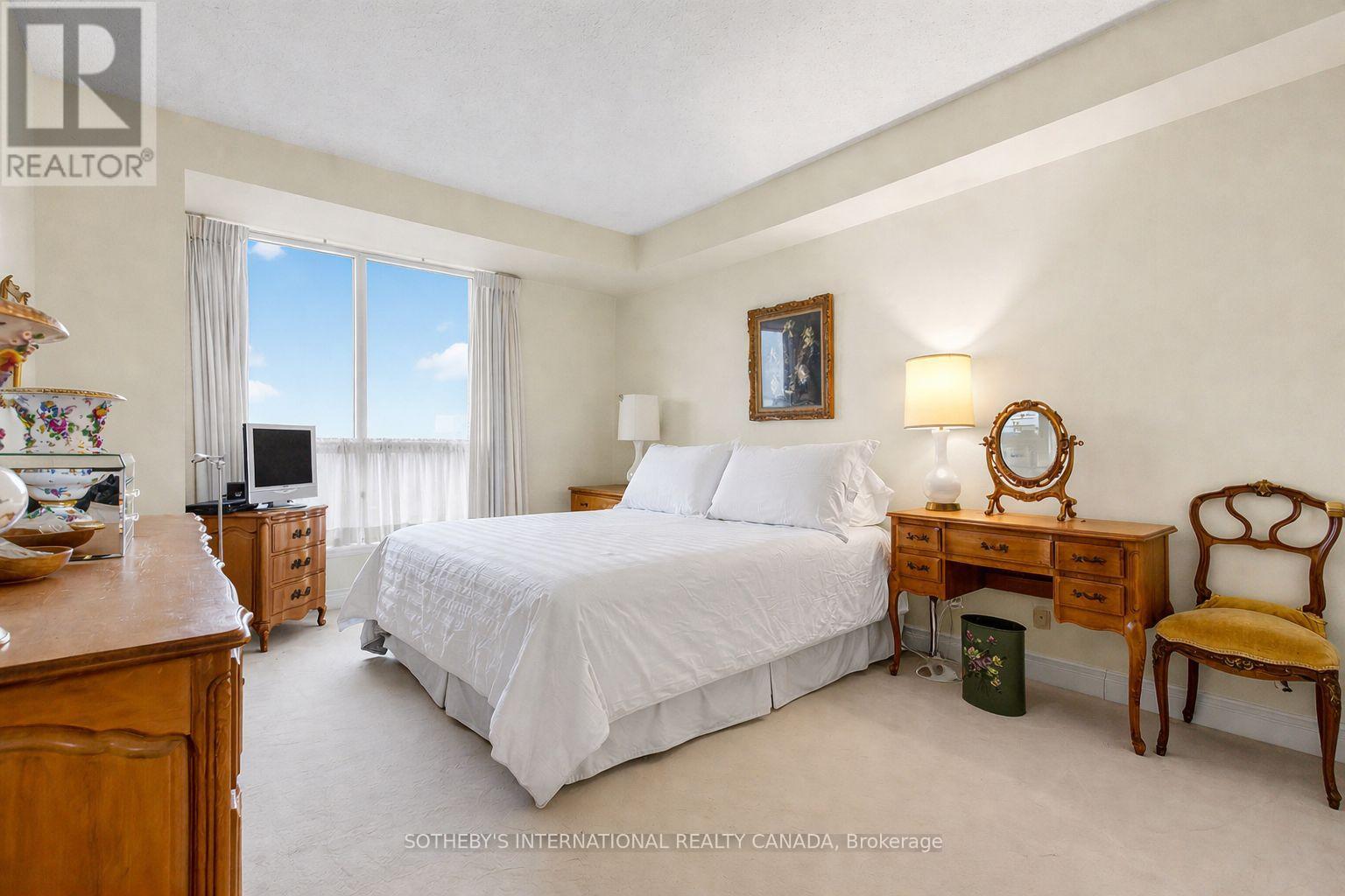 814 - 10 Delisle Avenue, Toronto, Ontario  M4V 3C6 - Photo 14 - C12941768