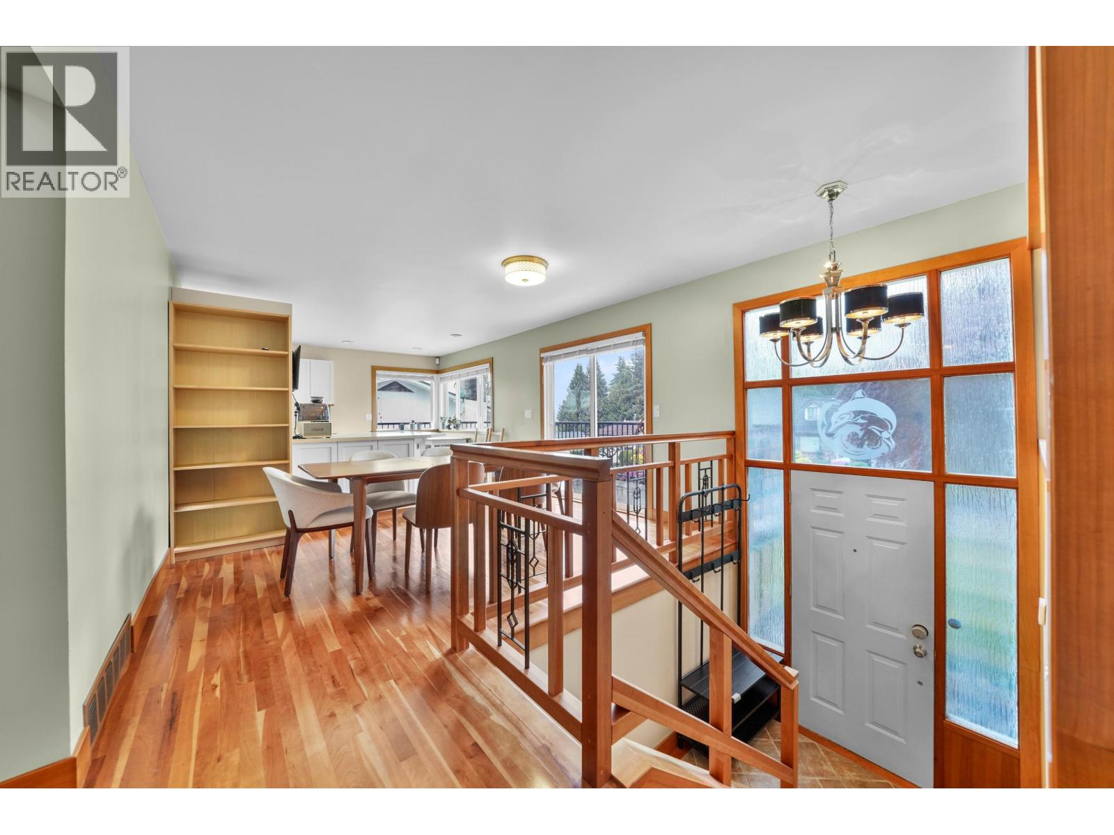 2160 Jordan Drive, Burnaby, British Columbia  V5B 4E8 - Photo 4 - R3104962