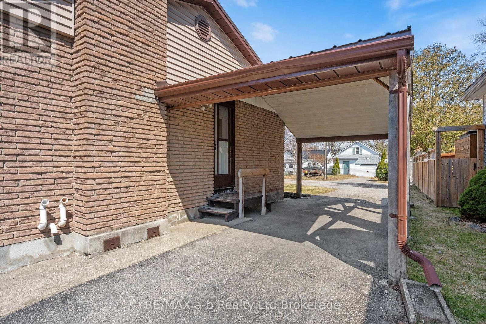 318 Broadway Street, Tillsonburg, Ontario  N4G 3S1 - Photo 25 - X12941754