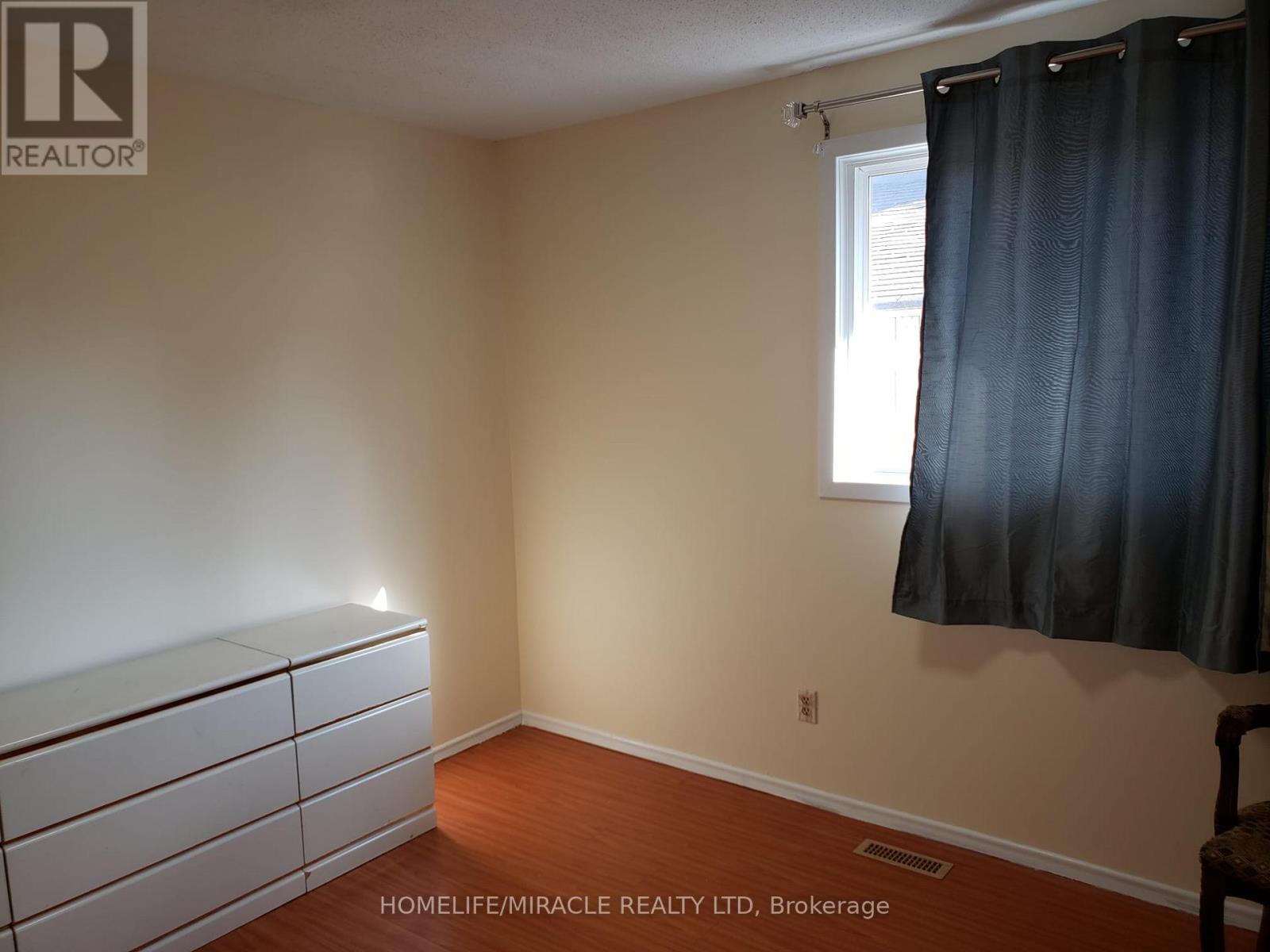 505 Silverstone Drive, Toronto, Ontario  M9V 4G8 - Photo 11 - W12924756