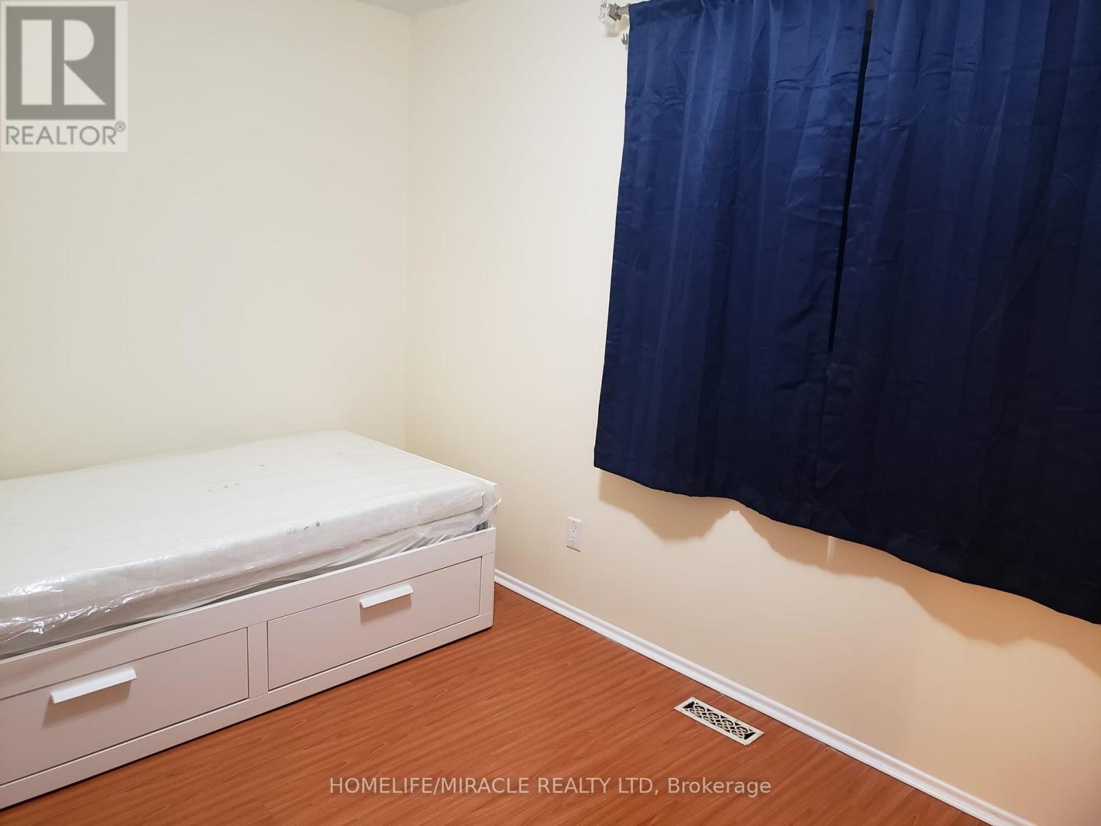 505 Silverstone Drive, Toronto, Ontario  M9V 4G8 - Photo 14 - W12924756