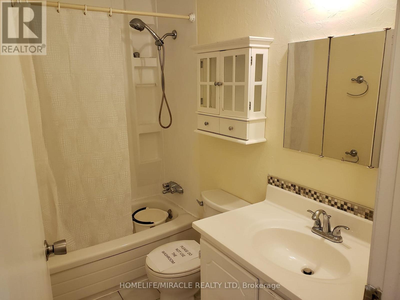 505 Silverstone Drive, Toronto, Ontario  M9V 4G8 - Photo 15 - W12924756