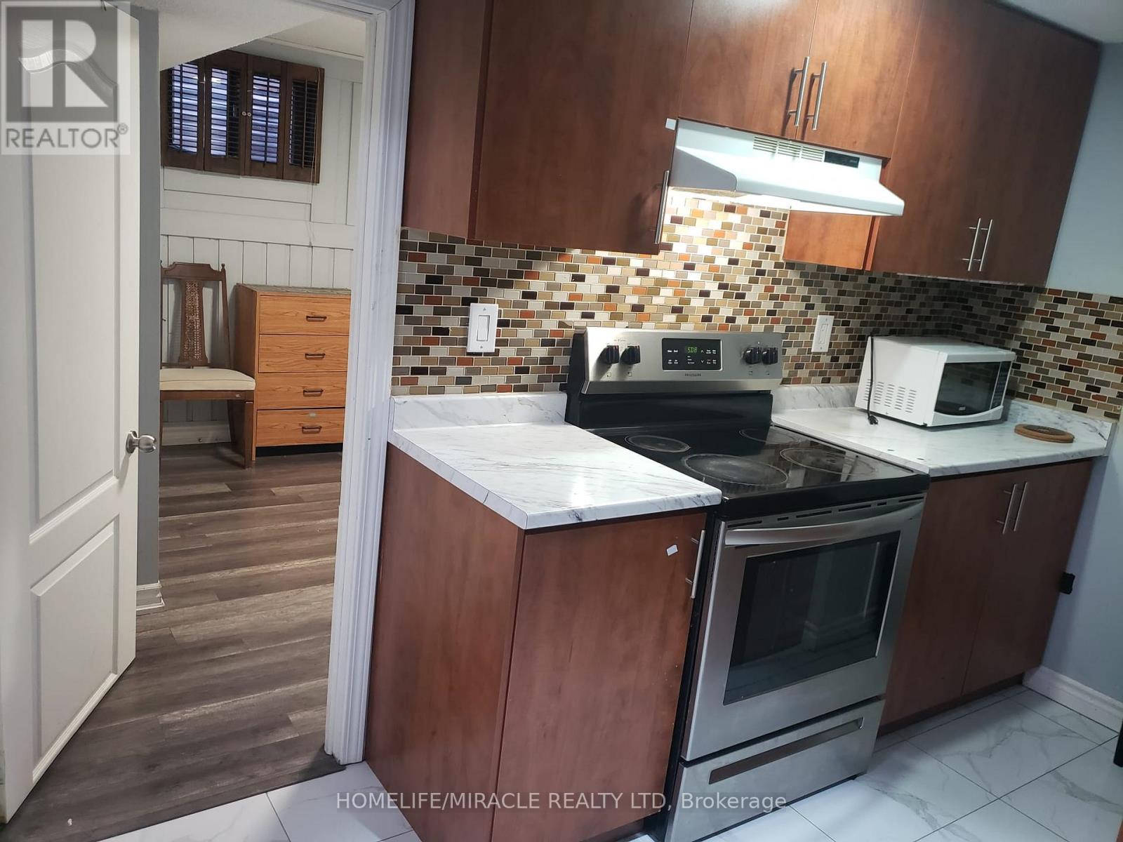 505 Silverstone Drive, Toronto, Ontario  M9V 4G8 - Photo 18 - W12924756