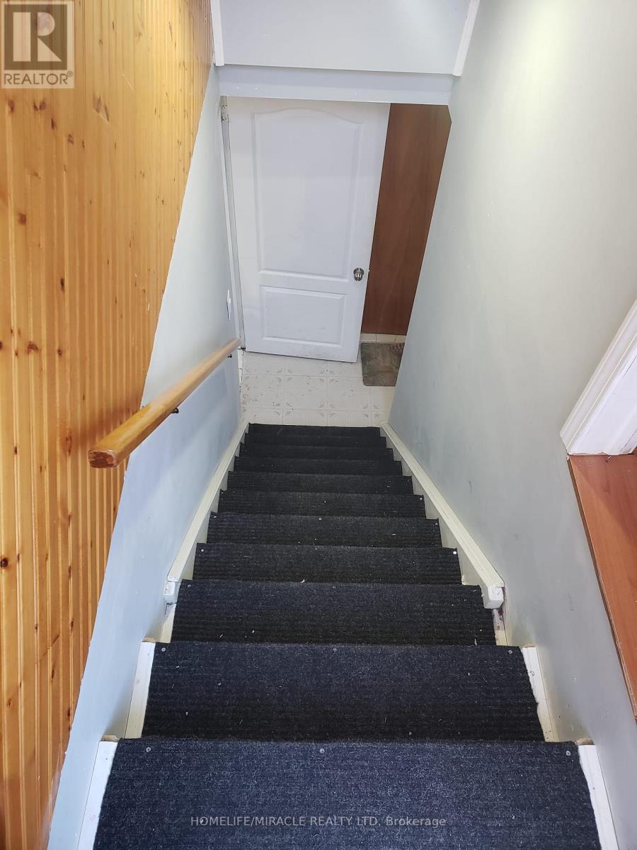 505 Silverstone Drive, Toronto, Ontario  M9V 4G8 - Photo 17 - W12924756