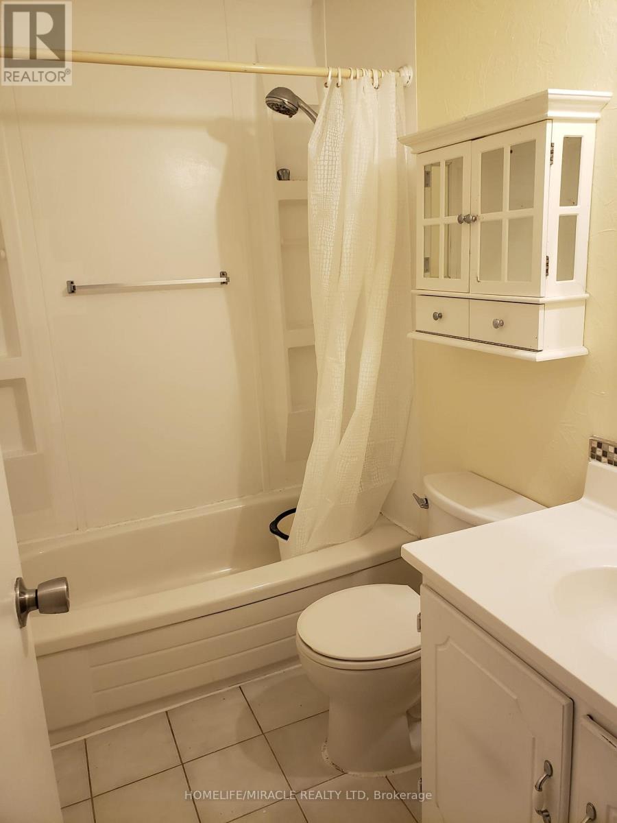 505 Silverstone Drive, Toronto, Ontario  M9V 4G8 - Photo 16 - W12924756