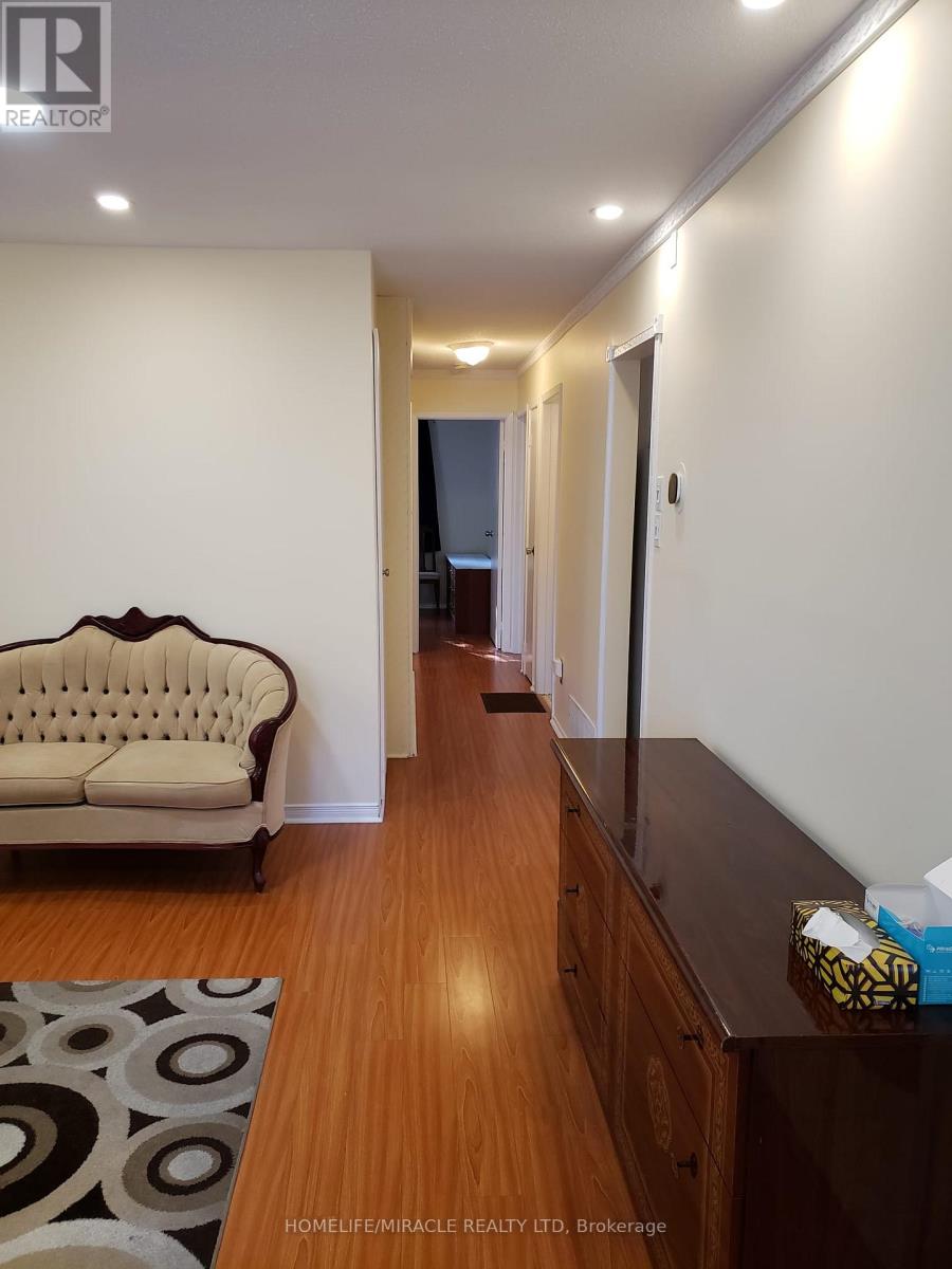 505 Silverstone Drive, Toronto, Ontario  M9V 4G8 - Photo 6 - W12924756