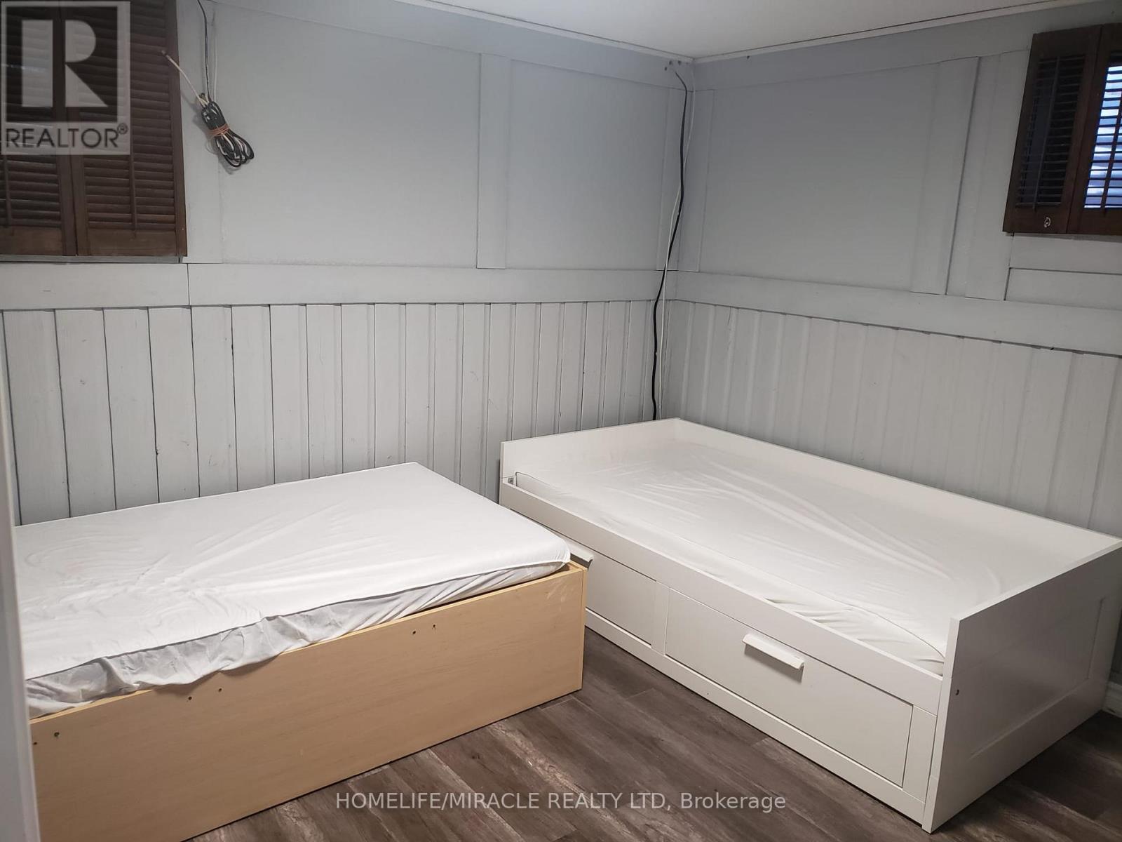 505 Silverstone Drive, Toronto, Ontario  M9V 4G8 - Photo 22 - W12924756