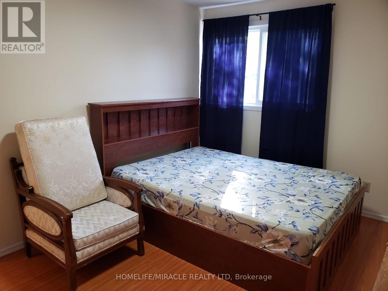 505 Silverstone Drive, Toronto, Ontario  M9V 4G8 - Photo 7 - W12924756