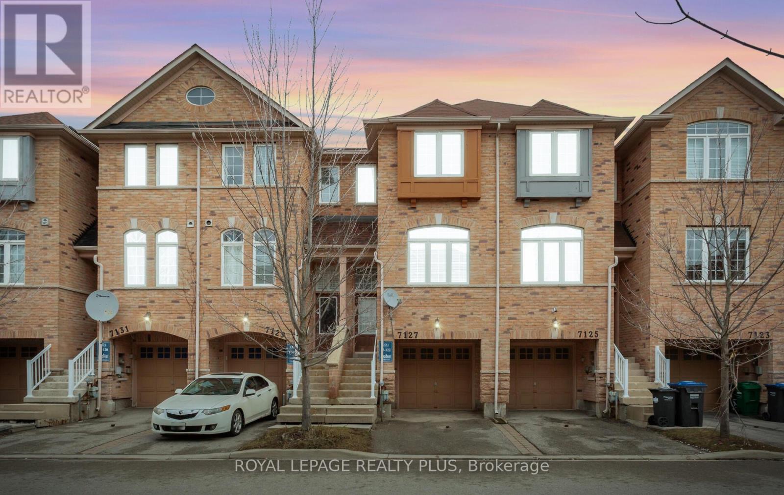 7127 Chatham Court, Mississauga, Ontario  L5N 8R1 - Photo 2 - W12933424