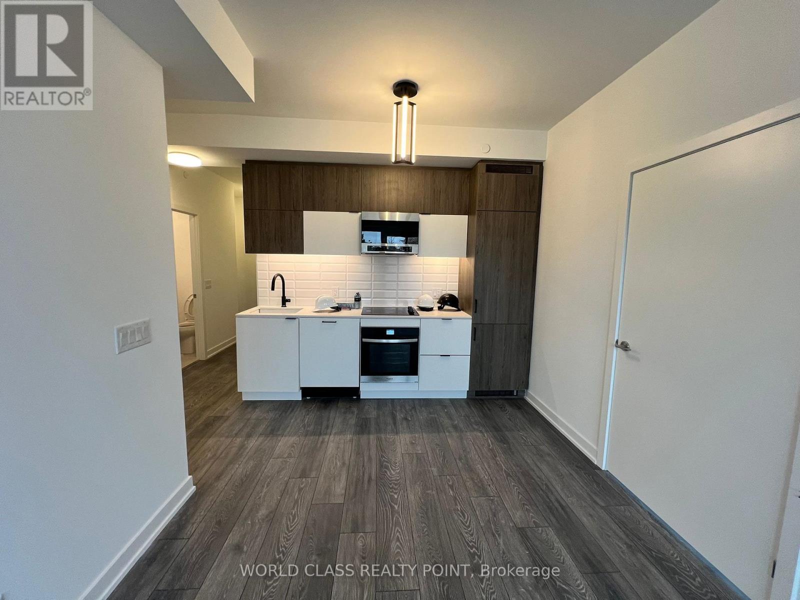 212 - 8888 Yonge Street, Richmond Hill, Ontario  L4C 5V6 - Photo 2 - N12941742