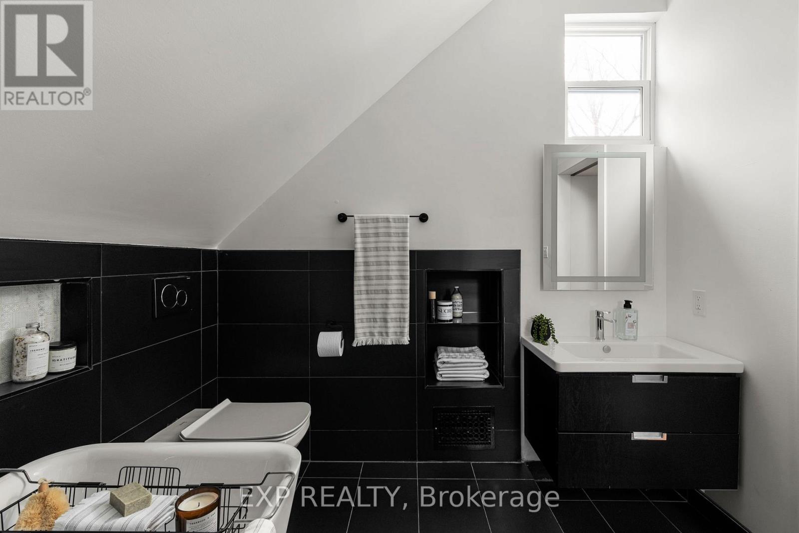 36 Sophia Street W, Barrie (Queen's Park), Ontario  L4N 1J3 - Photo 26 - S12941748