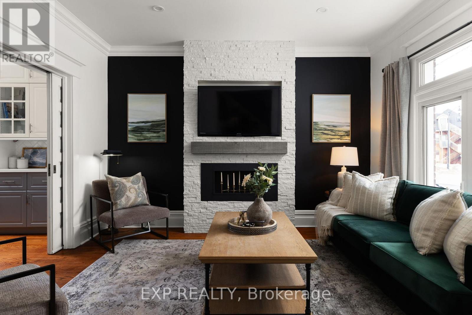 36 Sophia Street W, Barrie (Queen's Park), Ontario  L4N 1J3 - Photo 4 - S12941748