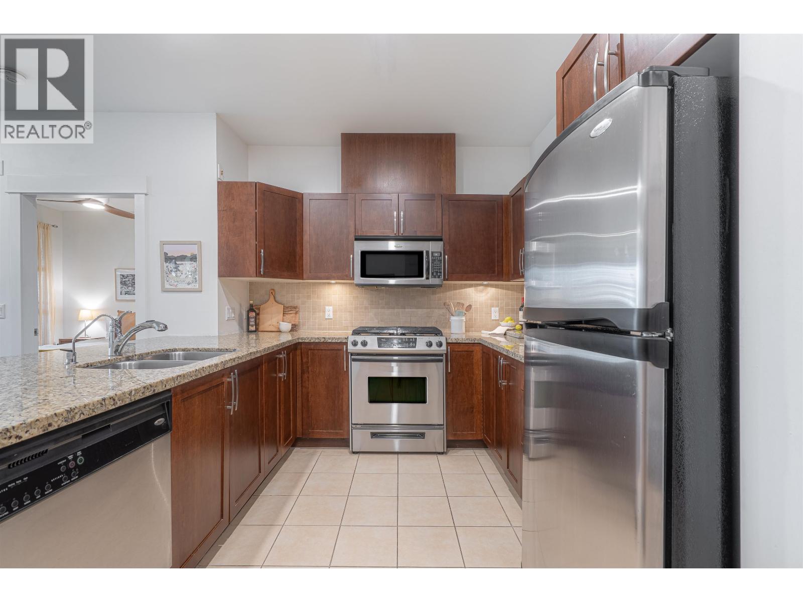 110 1468 St. Andrews Avenue, North Vancouver, British Columbia  V7L 0A8 - Photo 10 - R3098376