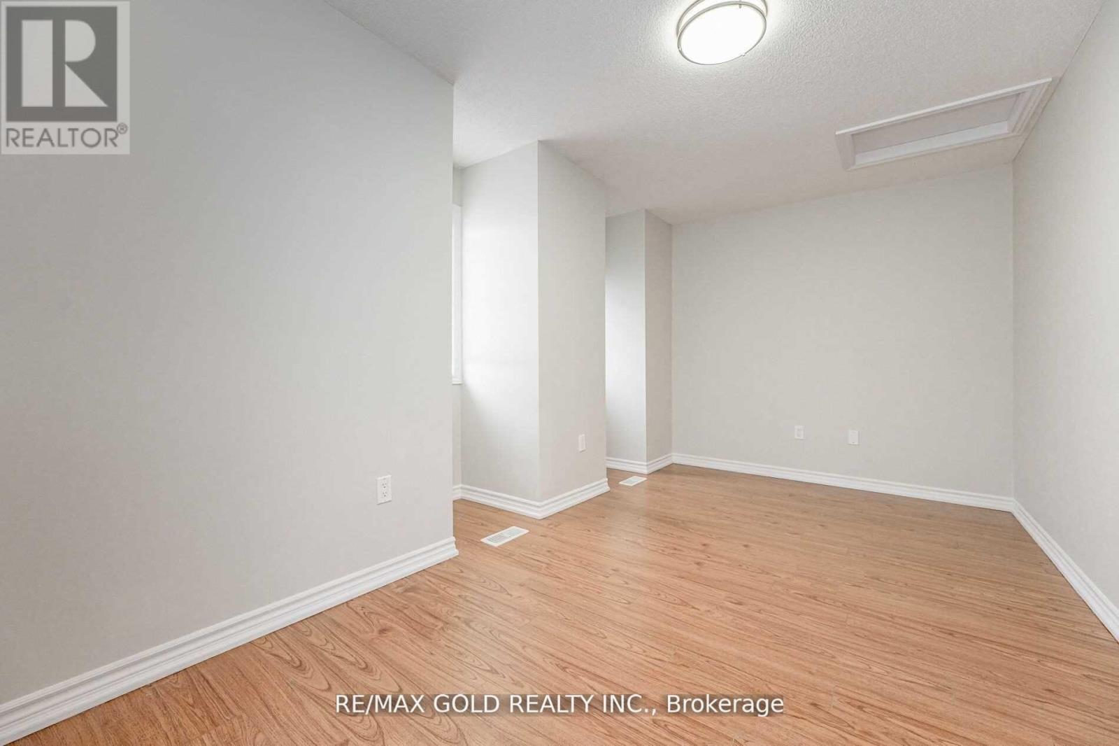 #125 - 1380 Costigan Road, Milton, Ontario  L9T 8L2 - Photo 28 - W12941724