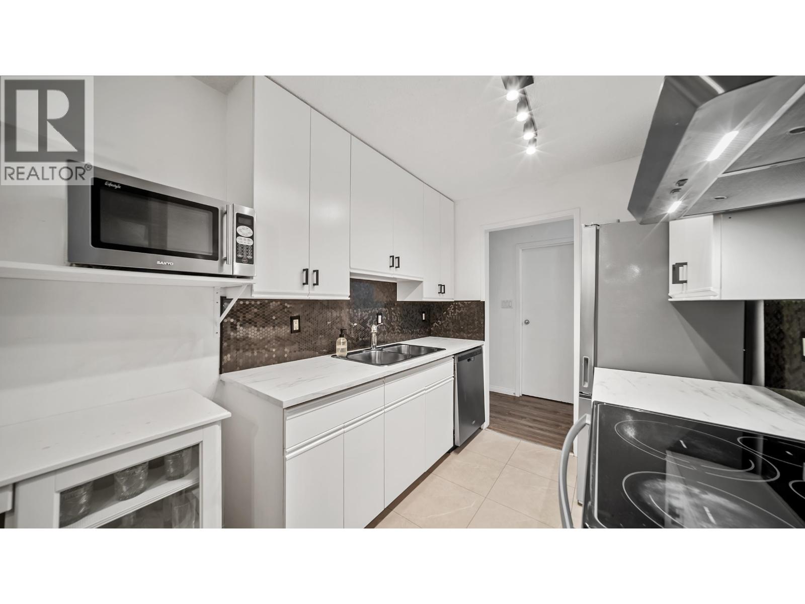 214 5340 Hastings Street, Burnaby, British Columbia  V5B 1R1 - Photo 12 - R3105060