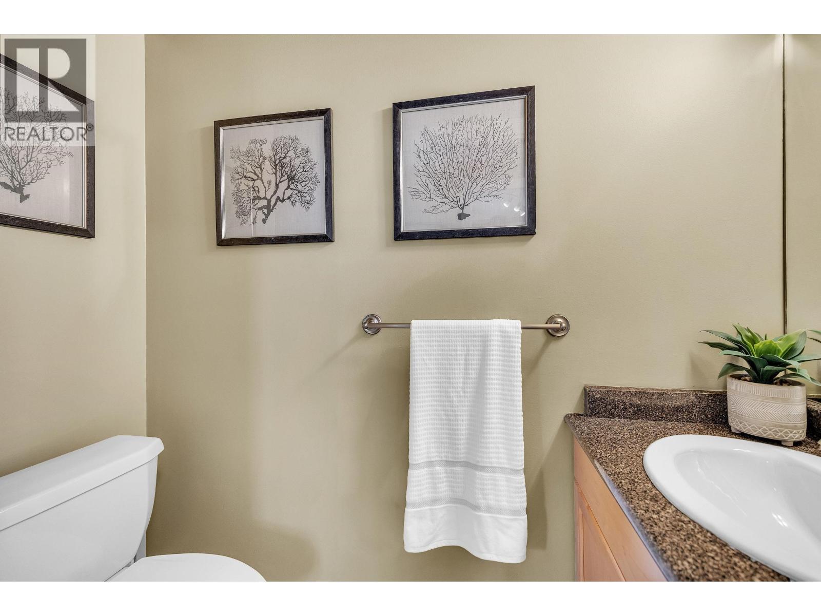 302 152 E 12th Street, North Vancouver, British Columbia  V7L 2J4 - Photo 5 - R3105507