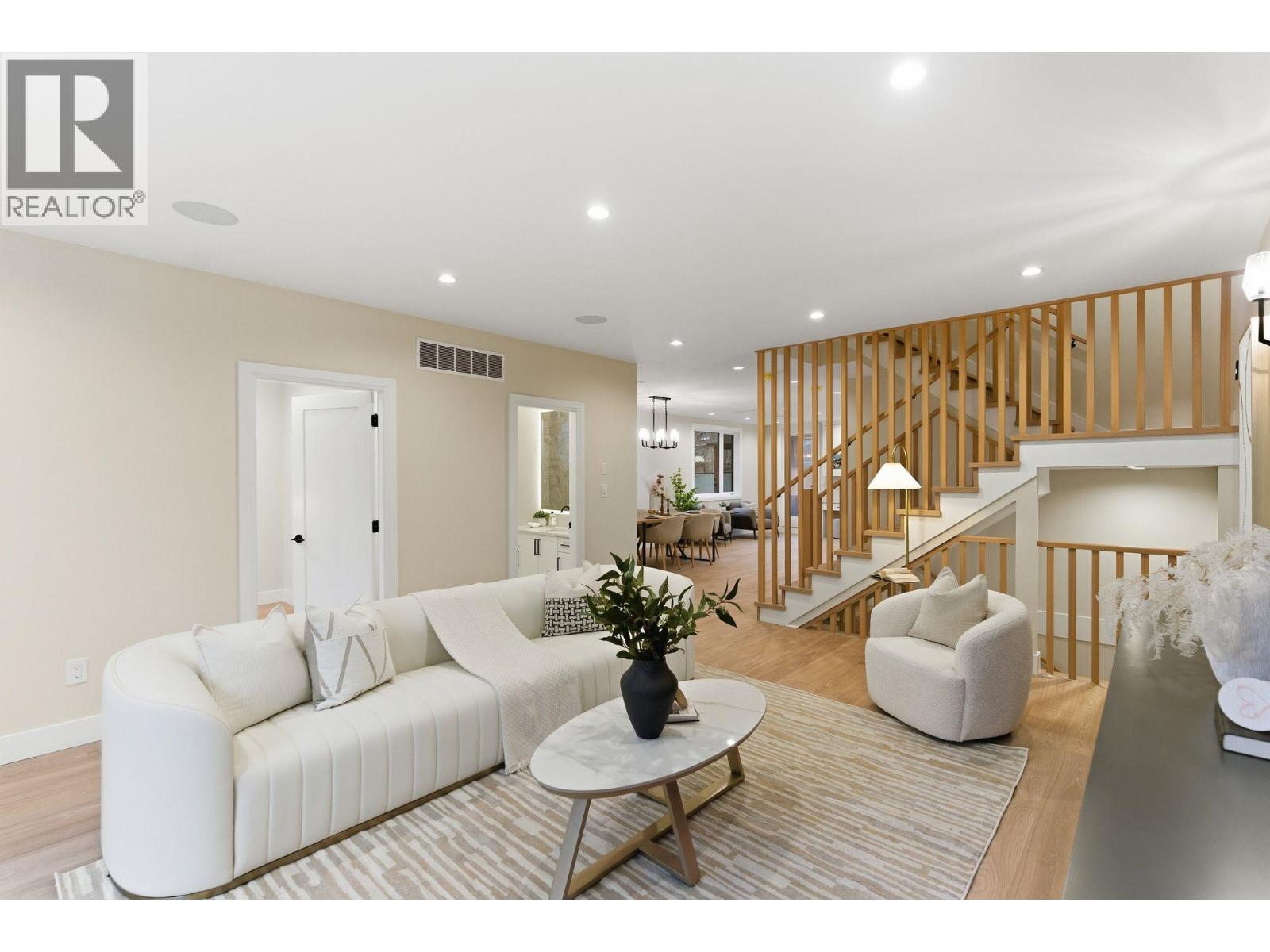 2 8408 17th Avenue, Burnaby, British Columbia  V3N 1N2 - Photo 5 - R3105587