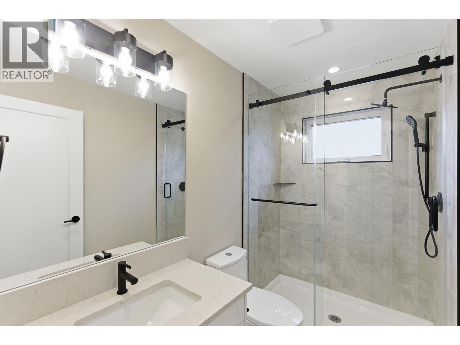 2 8408 17th Avenue, Burnaby, British Columbia  V3N 1N2 - Photo 32 - R3105587