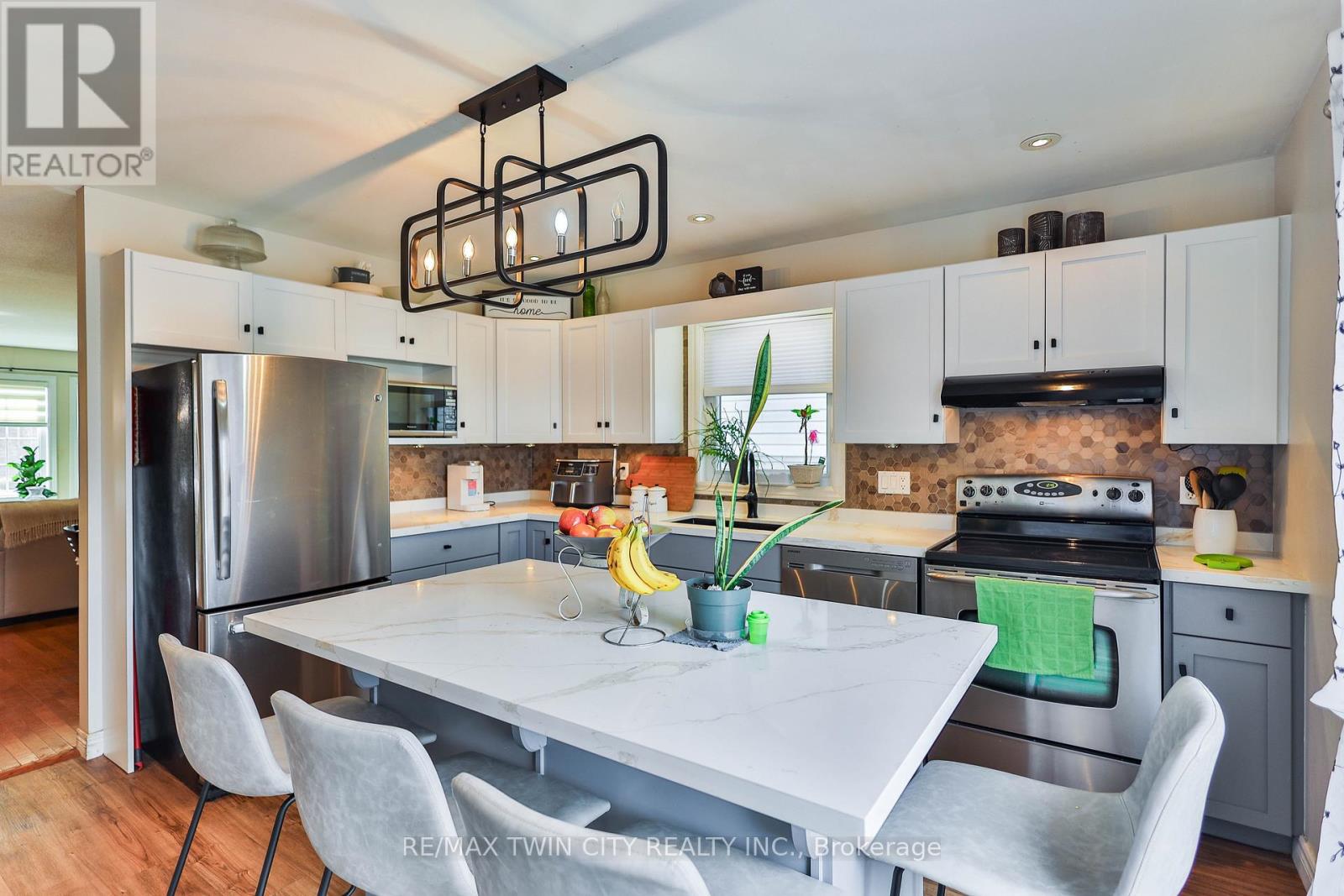 3 Oliver Court, Brantford, Ontario  N3T 6N6 - Photo 11 - X12941758