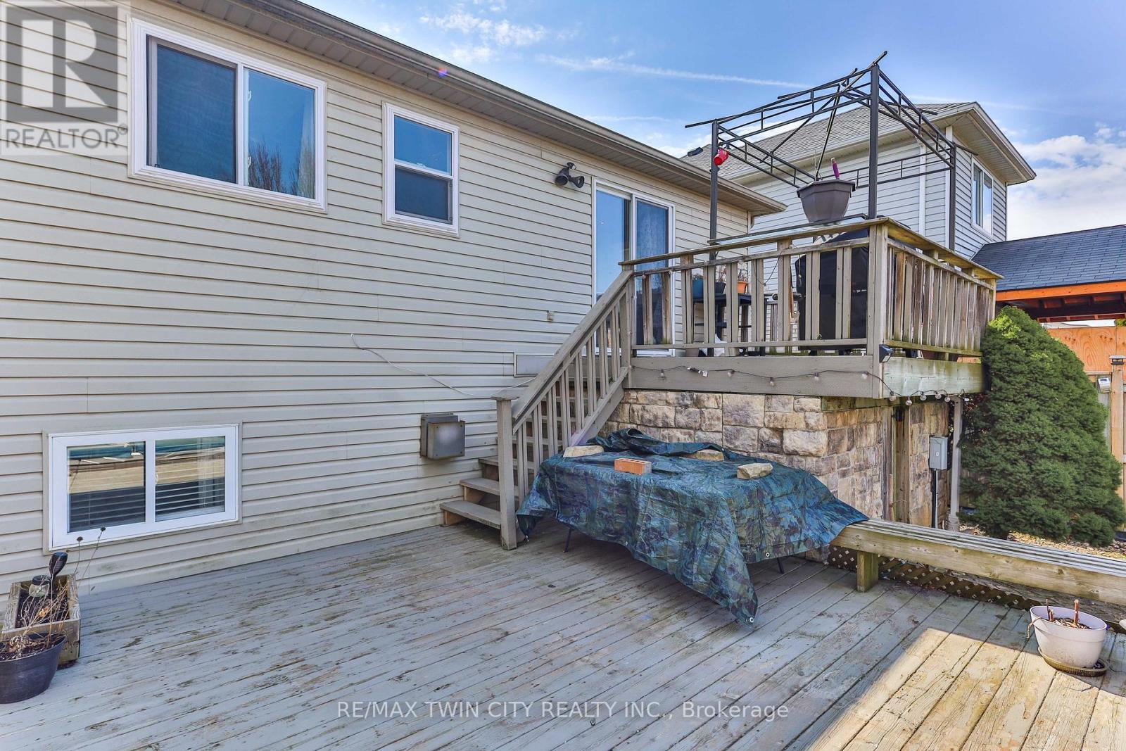 3 Oliver Court, Brantford, Ontario  N3T 6N6 - Photo 31 - X12941758