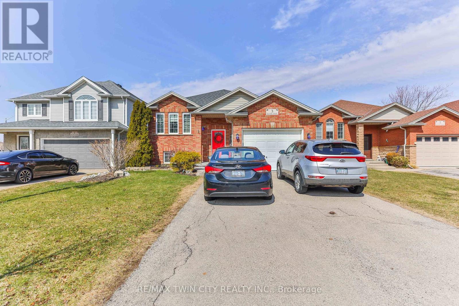 3 Oliver Court, Brantford, Ontario  N3T 6N6 - Photo 4 - X12941758