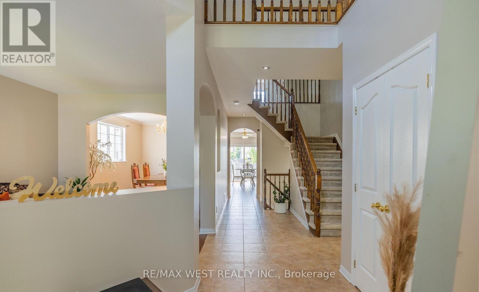 214 Castlegarth Crescent, Ottawa, Ontario  K2J 5N6 - Photo 3 - X12939770