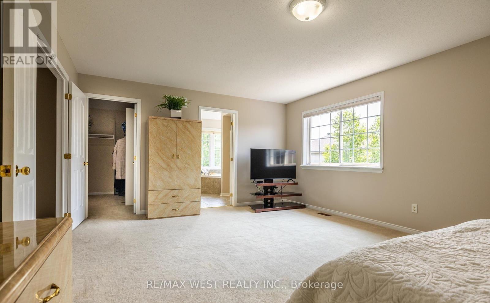 214 Castlegarth Crescent, Ottawa, Ontario  K2J 5N6 - Photo 11 - X12939770