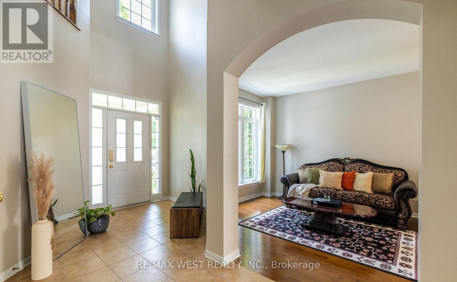 214 Castlegarth Crescent, Ottawa, Ontario  K2J 5N6 - Photo 4 - X12939770