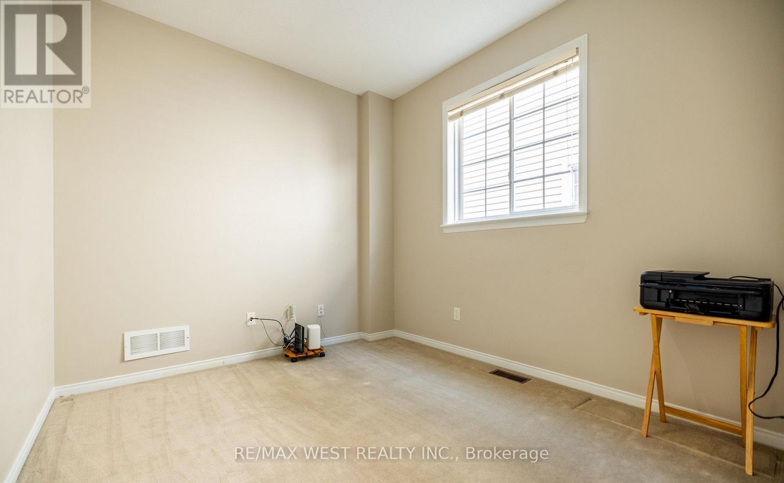 214 Castlegarth Crescent, Ottawa, Ontario  K2J 5N6 - Photo 8 - X12939770