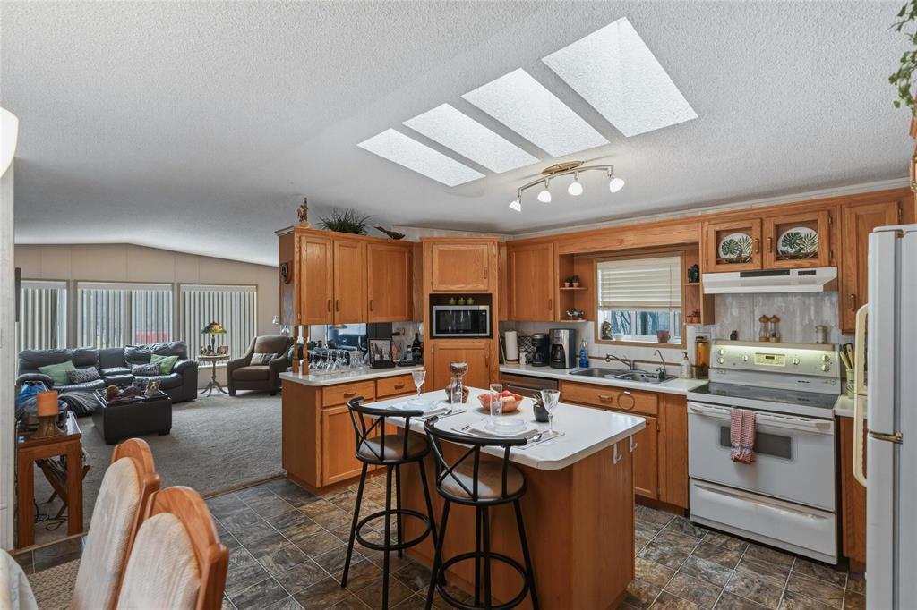 14 Sunset Drive, Ste Anne, Manitoba  R5H 1H5 - Photo 3 - 202605697