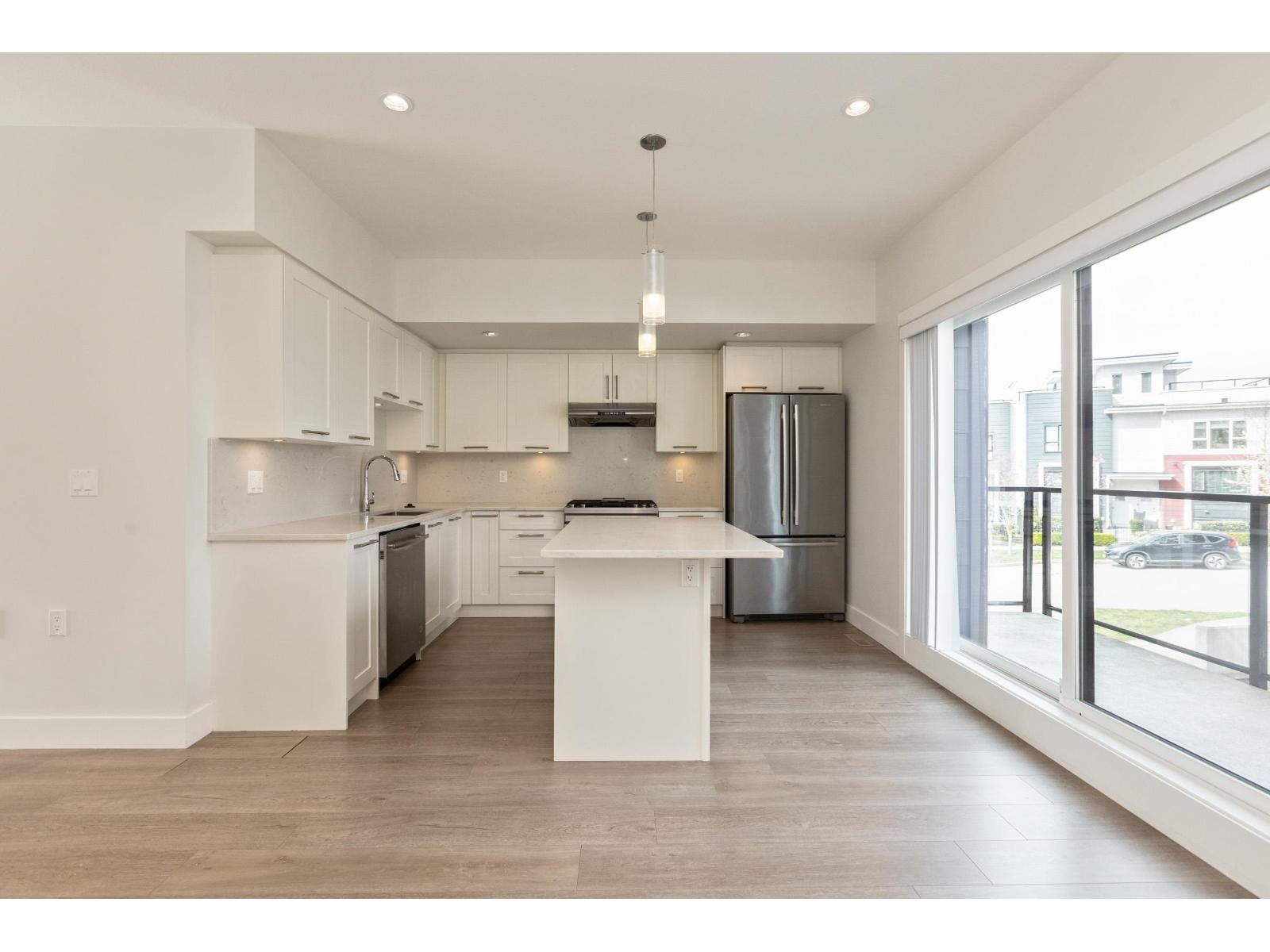 232 2218 Oak Meadows Drive, Surrey, British Columbia  V3Z 0W6 - Photo 15 - R3105320