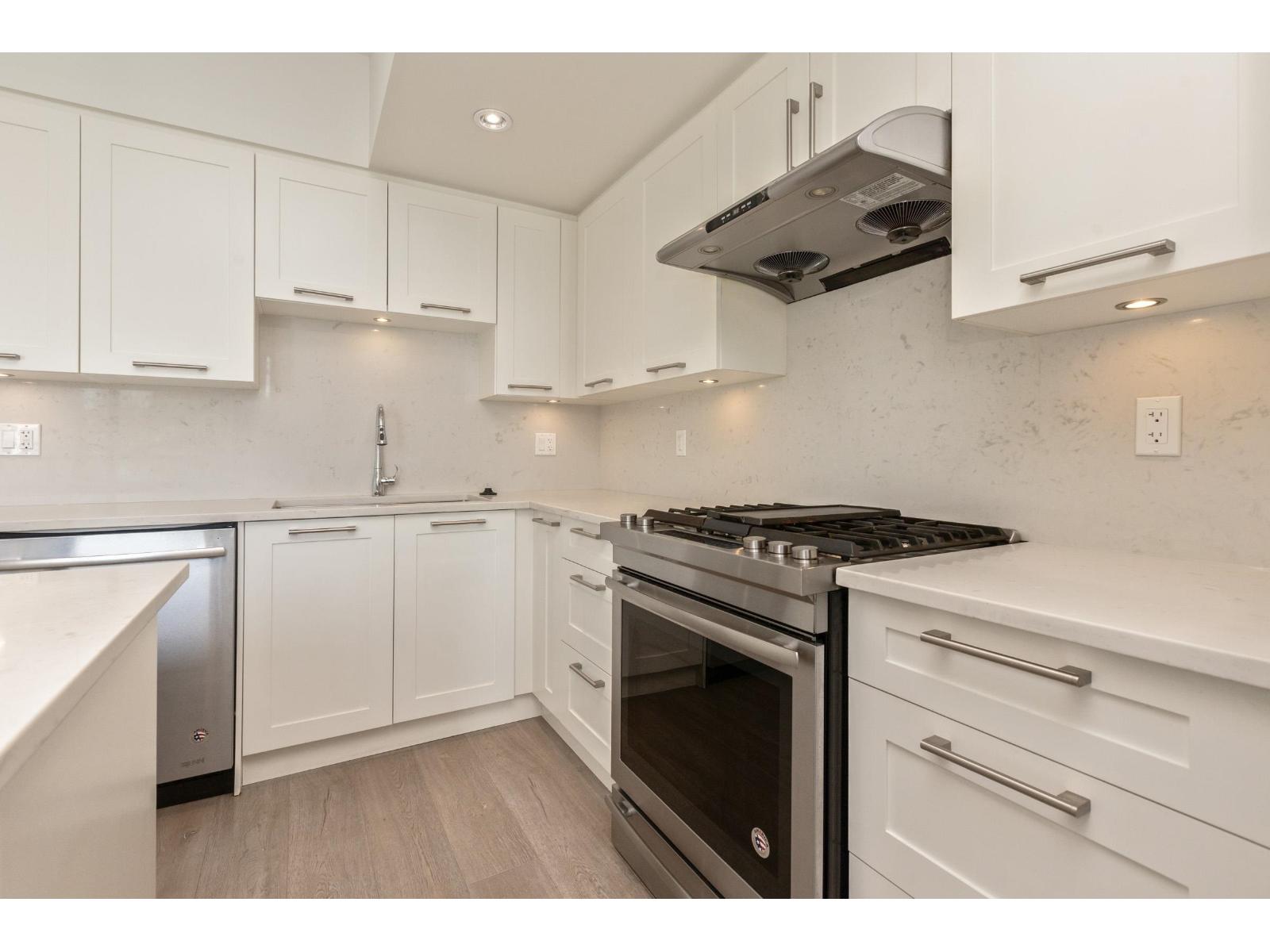 232 2218 Oak Meadows Drive, Surrey, British Columbia  V3Z 0W6 - Photo 12 - R3105320