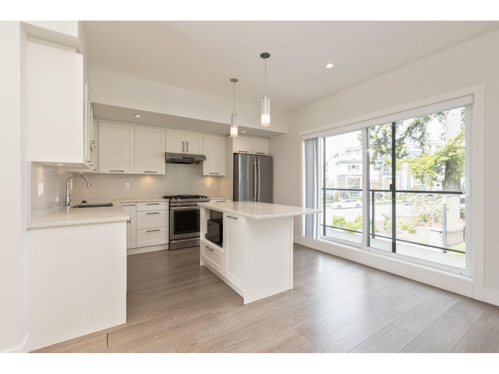 232 2218 Oak Meadows Drive, Surrey, British Columbia  V3Z 0W6 - Photo 13 - R3105320