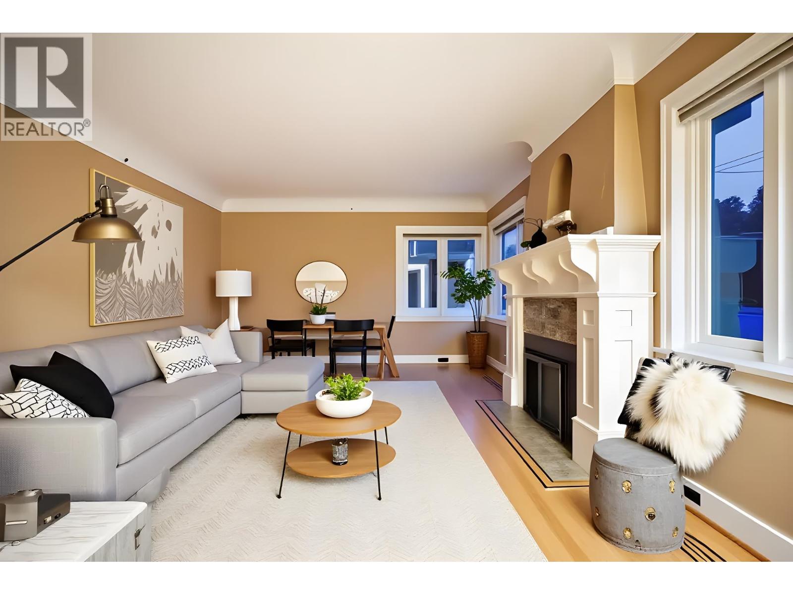 310 ASH STREET, New Westminster, British Columbia