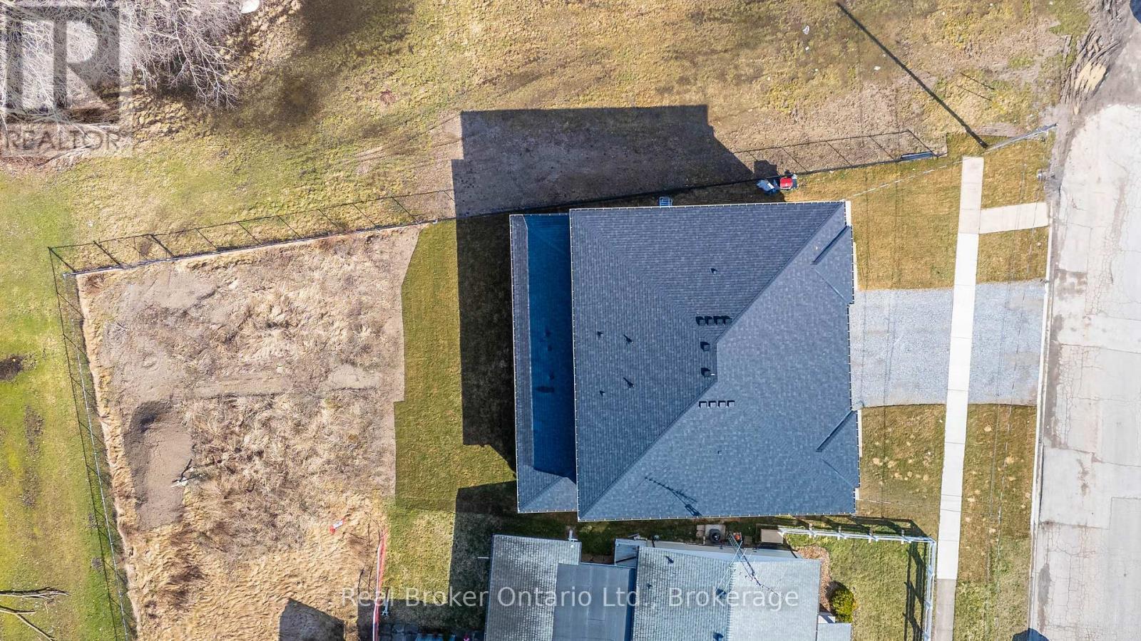 40 Pietz Avenue, Welland, Ontario  L3C 1Z5 - Photo 12 - X12941788