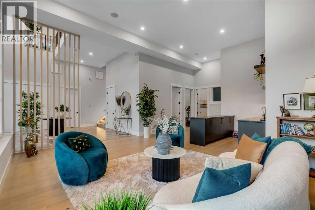 800 Elkton Close Sw, Calgary, Alberta  T3H 1W6 - Photo 11 - A2298003