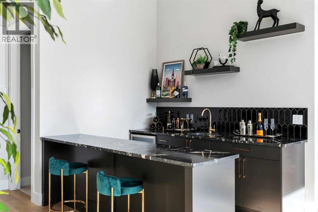 800 Elkton Close Sw, Calgary, Alberta  T3H 1W6 - Photo 12 - A2298003