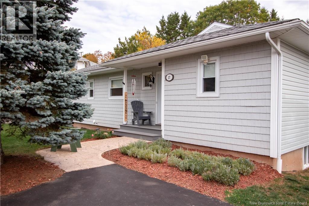 27 Maxwell Drive, Sussex, New Brunswick  E4E 2E1 - Photo 1 - NB134509